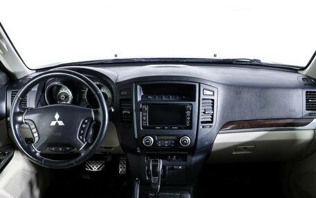 Mitsubishi Pajero IV, 2014 год, 1 849 000 рублей, 13 фотография