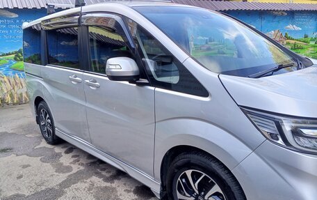 Honda Stepwgn IV, 2017 год, 2 090 000 рублей, 3 фотография