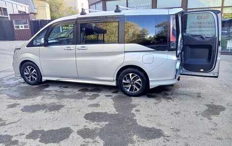 Honda Stepwgn IV, 2017 год, 2 090 000 рублей, 17 фотография