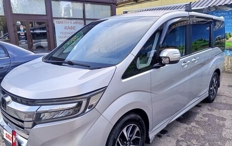 Honda Stepwgn IV, 2017 год, 2 090 000 рублей, 14 фотография