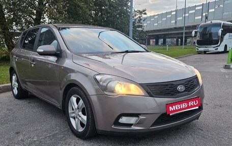 KIA cee'd I рестайлинг, 2011 год, 650 000 рублей, 2 фотография