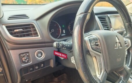 Mitsubishi Pajero Sport III рестайлинг, 2017 год, 2 100 000 рублей, 14 фотография