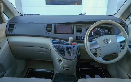Toyota ISis I, 2010 год, 1 048 000 рублей, 13 фотография