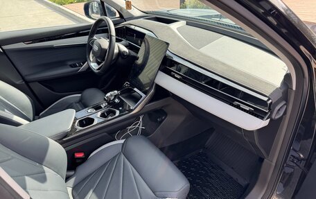 Geely Atlas, 2023 год, 3 000 000 рублей, 10 фотография