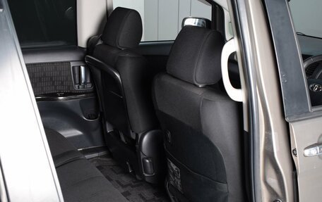 Toyota ISis I, 2013 год, 1 350 000 рублей, 11 фотография