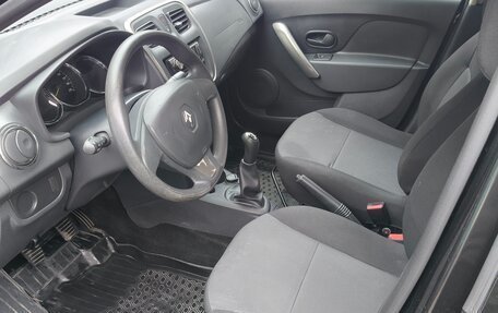 Renault Logan II, 2016 год, 850 000 рублей, 6 фотография
