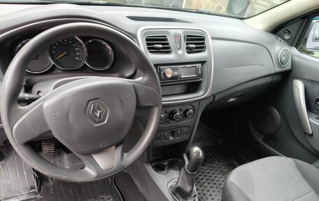 Renault Logan II, 2016 год, 850 000 рублей, 5 фотография