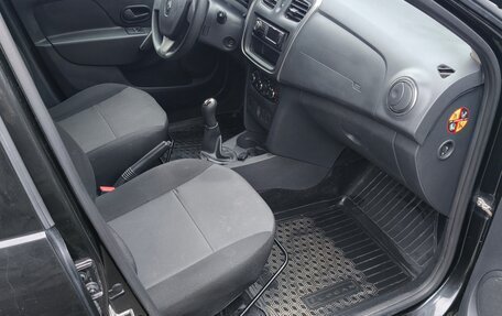 Renault Logan II, 2016 год, 850 000 рублей, 9 фотография