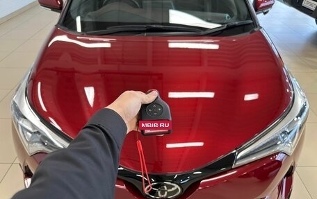 Toyota C-HR I рестайлинг, 2019 год, 1 999 999 рублей, 29 фотография