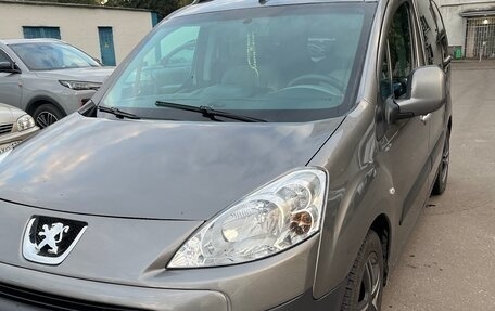 Peugeot Partner II рестайлинг 2, 2011 год, 650 000 рублей, 2 фотография