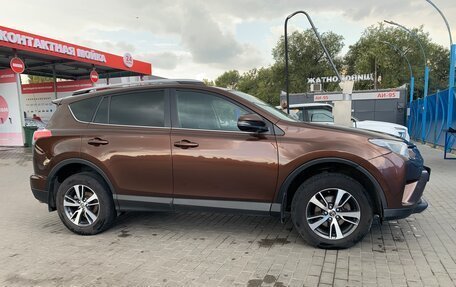 Toyota RAV4, 2017 год, 1 680 000 рублей, 3 фотография