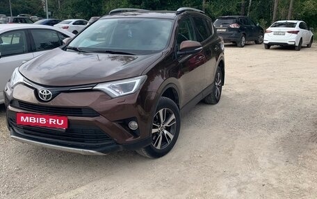 Toyota RAV4, 2017 год, 1 680 000 рублей, 7 фотография