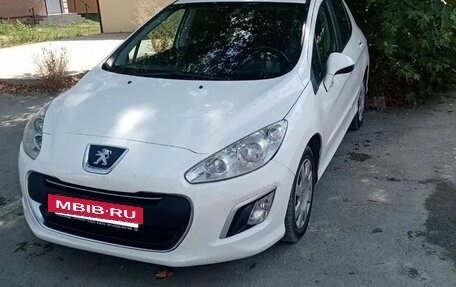 Peugeot 308 II, 2011 год, 10 фотография