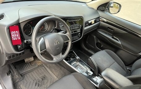 Mitsubishi Outlander III рестайлинг 3, 2019 год, 1 782 000 рублей, 8 фотография