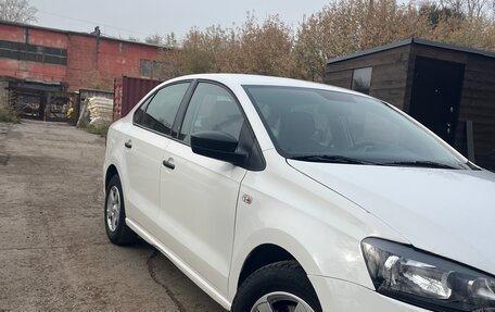 Volkswagen Polo VI (EU Market), 2013 год, 880 000 рублей, 2 фотография