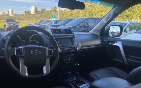 Toyota Land Cruiser Prado 150 рестайлинг 2, 2017 год, 4 384 000 рублей, 4 фотография