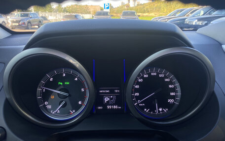 Toyota Land Cruiser Prado 150 рестайлинг 2, 2017 год, 4 384 000 рублей, 10 фотография