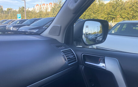 Toyota Land Cruiser Prado 150 рестайлинг 2, 2017 год, 4 384 000 рублей, 7 фотография