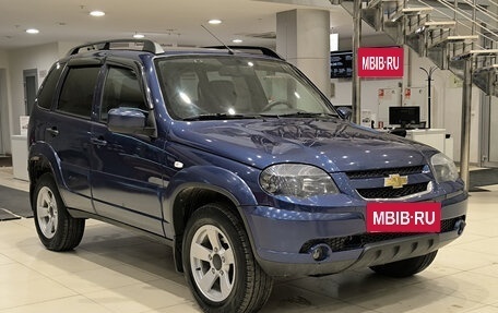 Chevrolet Niva I рестайлинг, 2018 год, 699 000 рублей, 3 фотография