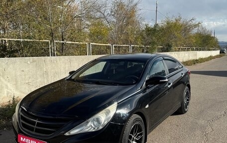 Hyundai Sonata VI, 2010 год, 915 000 рублей, 1 фотография