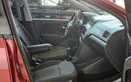 Volkswagen Polo VI (EU Market), 2011 год, 819 000 рублей, 16 фотография