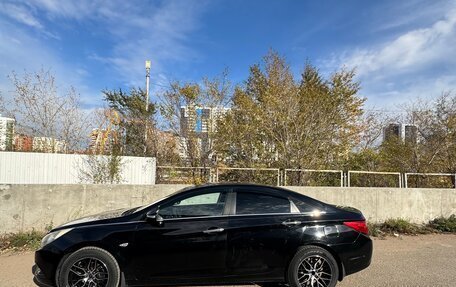 Hyundai Sonata VI, 2010 год, 915 000 рублей, 3 фотография