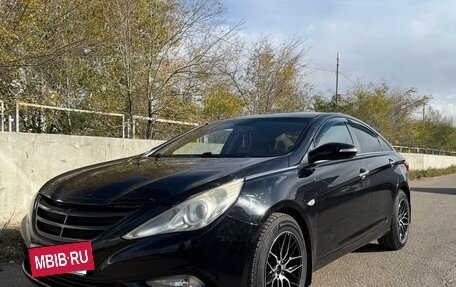 Hyundai Sonata VI, 2010 год, 915 000 рублей, 2 фотография