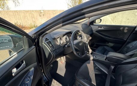 Hyundai Sonata VI, 2010 год, 915 000 рублей, 20 фотография