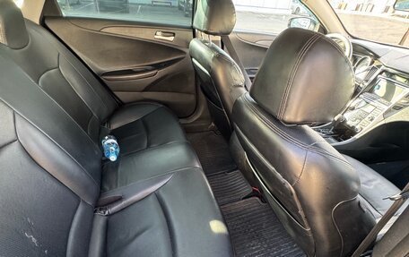 Hyundai Sonata VI, 2010 год, 915 000 рублей, 22 фотография