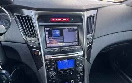 Hyundai Sonata VI, 2010 год, 915 000 рублей, 32 фотография