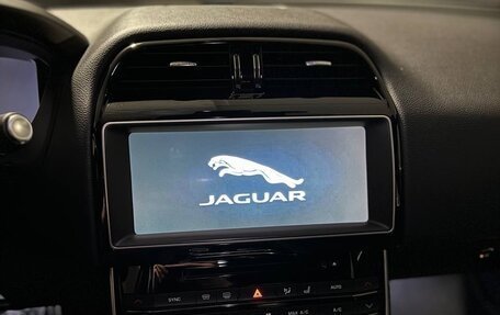 Jaguar XE I рестайлинг, 2017 год, 2 500 000 рублей, 10 фотография