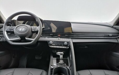 Hyundai Elantra, 2025 год, 2 590 000 рублей, 12 фотография