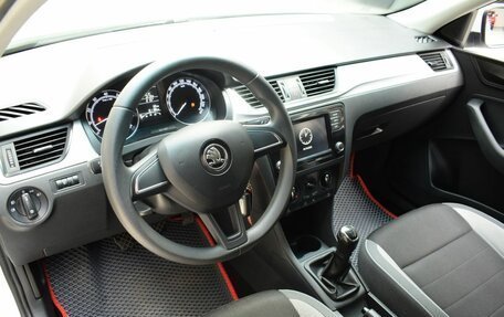 Skoda Rapid I, 2017 год, 1 000 000 рублей, 9 фотография