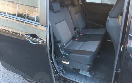 Toyota Sienta II, 2019 год, 1 490 000 рублей, 13 фотография
