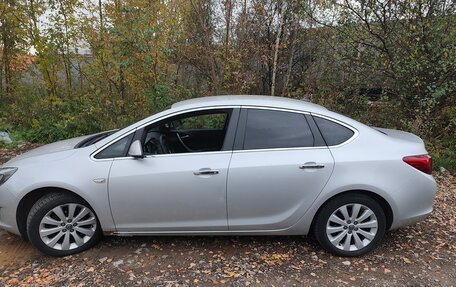 Opel Astra J, 2013 год, 620 000 рублей, 4 фотография