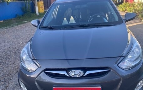 Hyundai Solaris II рестайлинг, 2014 год, 1 150 000 рублей, 4 фотография