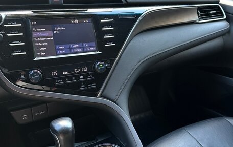 Toyota Camry, 2018 год, 2 390 000 рублей, 12 фотография