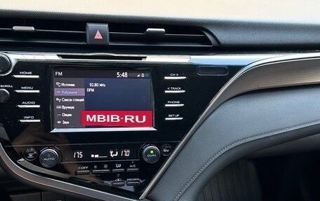 Toyota Camry, 2018 год, 2 390 000 рублей, 13 фотография