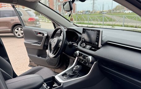 Toyota RAV4, 2020 год, 2 950 000 рублей, 13 фотография