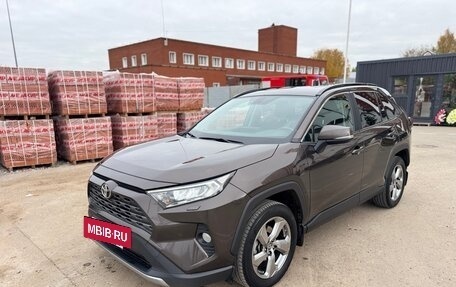 Toyota RAV4, 2020 год, 2 950 000 рублей, 10 фотография