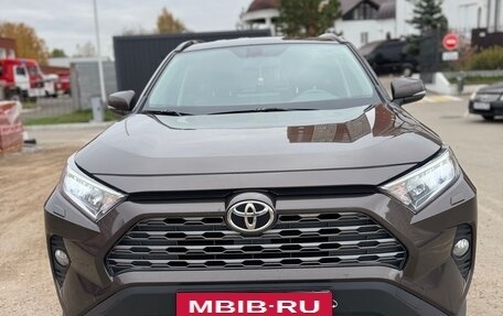 Toyota RAV4, 2020 год, 2 950 000 рублей, 2 фотография