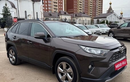 Toyota RAV4, 2020 год, 2 950 000 рублей, 3 фотография