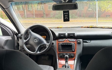 Mercedes-Benz C-Класс, 2003 год, 380 000 рублей, 3 фотография