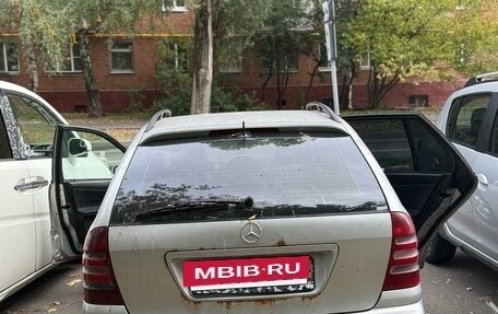 Mercedes-Benz C-Класс, 2003 год, 380 000 рублей, 4 фотография