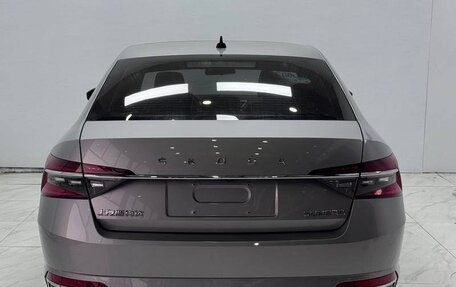 Skoda Superb III рестайлинг, 2021 год, 2 350 000 рублей, 5 фотография