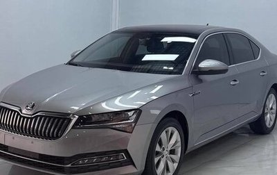 Skoda Superb III рестайлинг, 2021 год, 2 350 000 рублей, 1 фотография