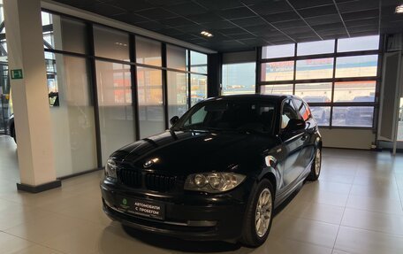 BMW 1 серия, 2011 год, 690 000 рублей, 1 фотография
