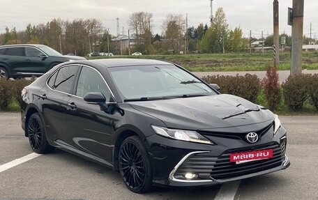 Toyota Camry, 2021 год, 1 950 000 рублей, 2 фотография