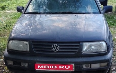 Volkswagen Vento, 1994 год, 105 000 рублей, 1 фотография