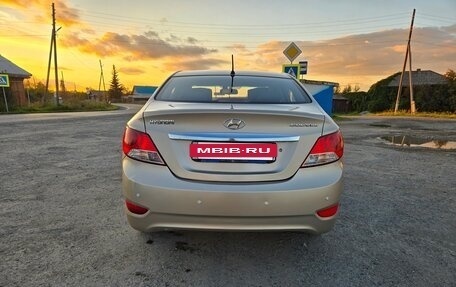 Hyundai Solaris II рестайлинг, 2011 год, 655 000 рублей, 2 фотография
